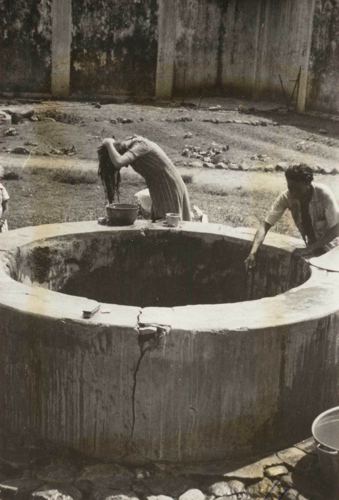 Dutch Indonesia Concentration camp with woman bathing